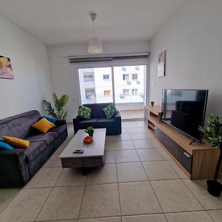 Tropical Paradise 200M From Finikoudes Beach لارنكا المظهر الخارجي الصورة