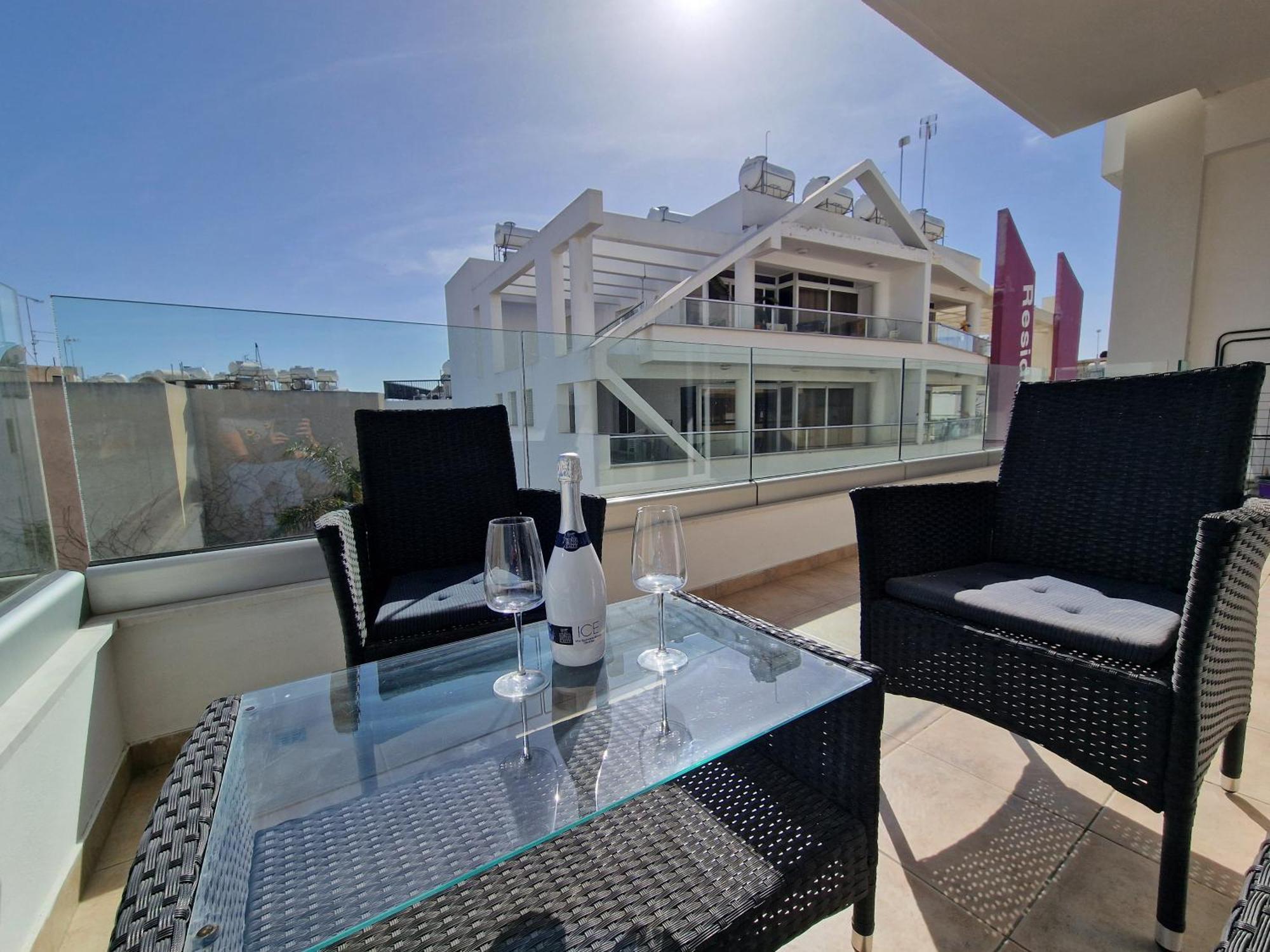 Tropical Paradise 200M From Finikoudes Beach لارنكا المظهر الخارجي الصورة