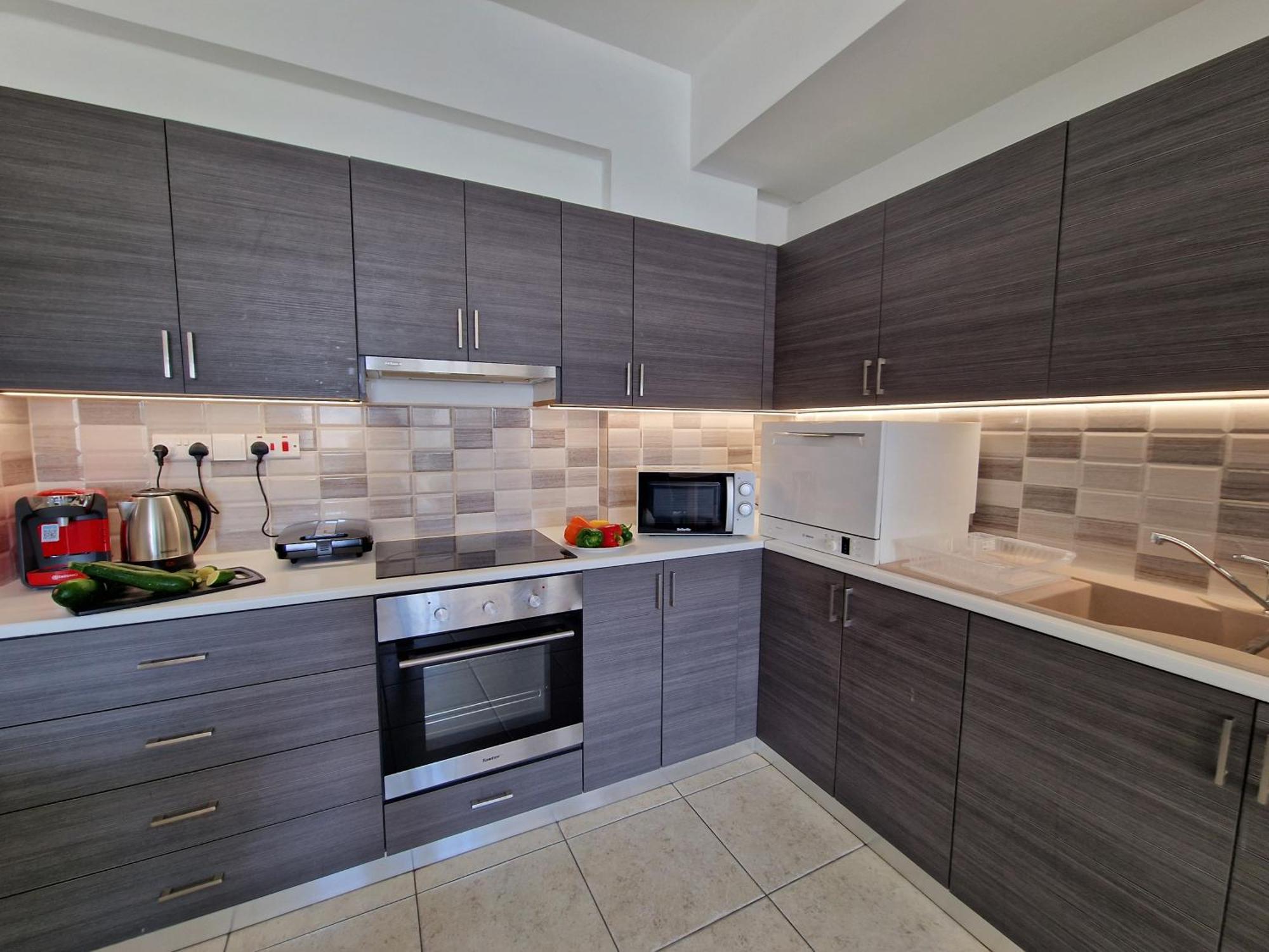 Tropical Paradise 200M From Finikoudes Beach لارنكا المظهر الخارجي الصورة