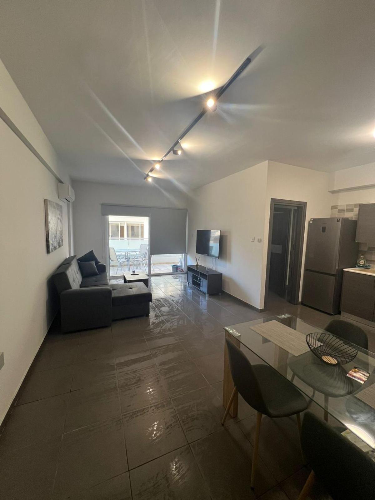 Tropical Paradise 200M From Finikoudes Beach لارنكا المظهر الخارجي الصورة