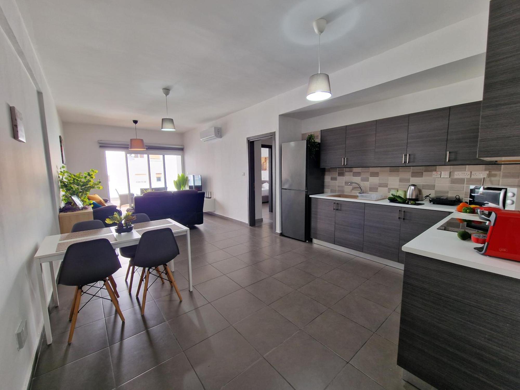 Tropical Paradise 200M From Finikoudes Beach لارنكا المظهر الخارجي الصورة