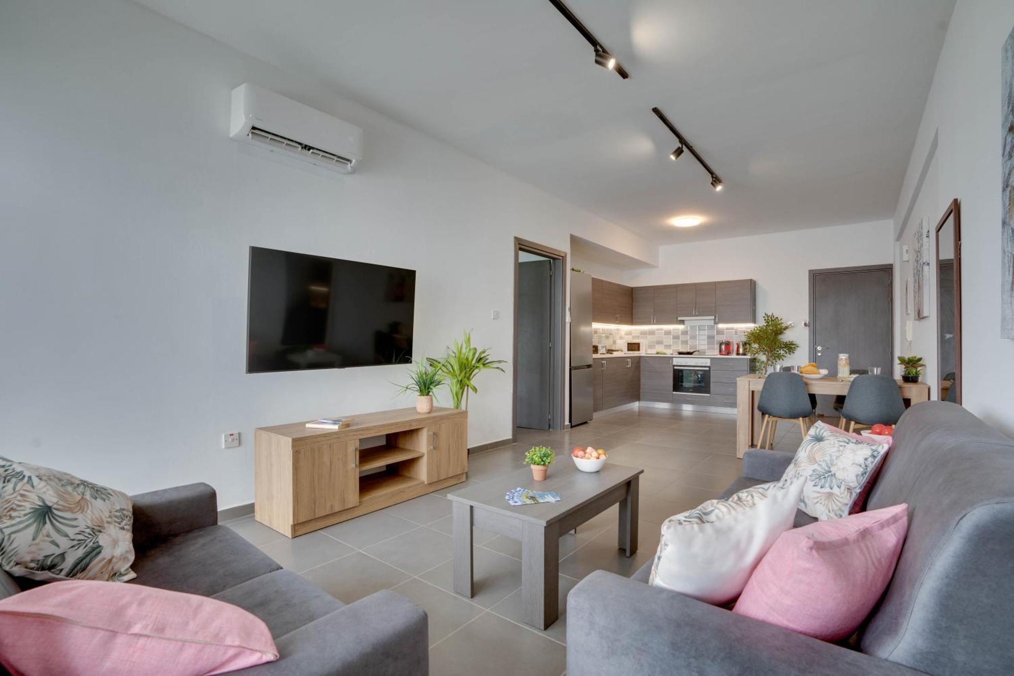 Tropical Paradise 200M From Finikoudes Beach لارنكا المظهر الخارجي الصورة