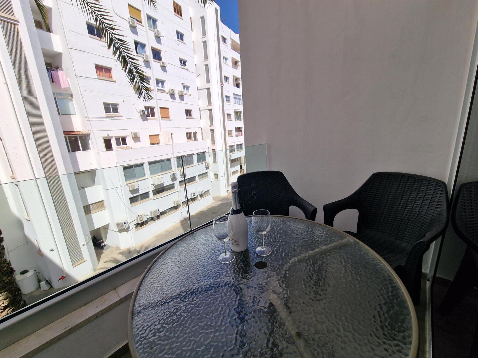 Tropical Paradise 200M From Finikoudes Beach لارنكا المظهر الخارجي الصورة