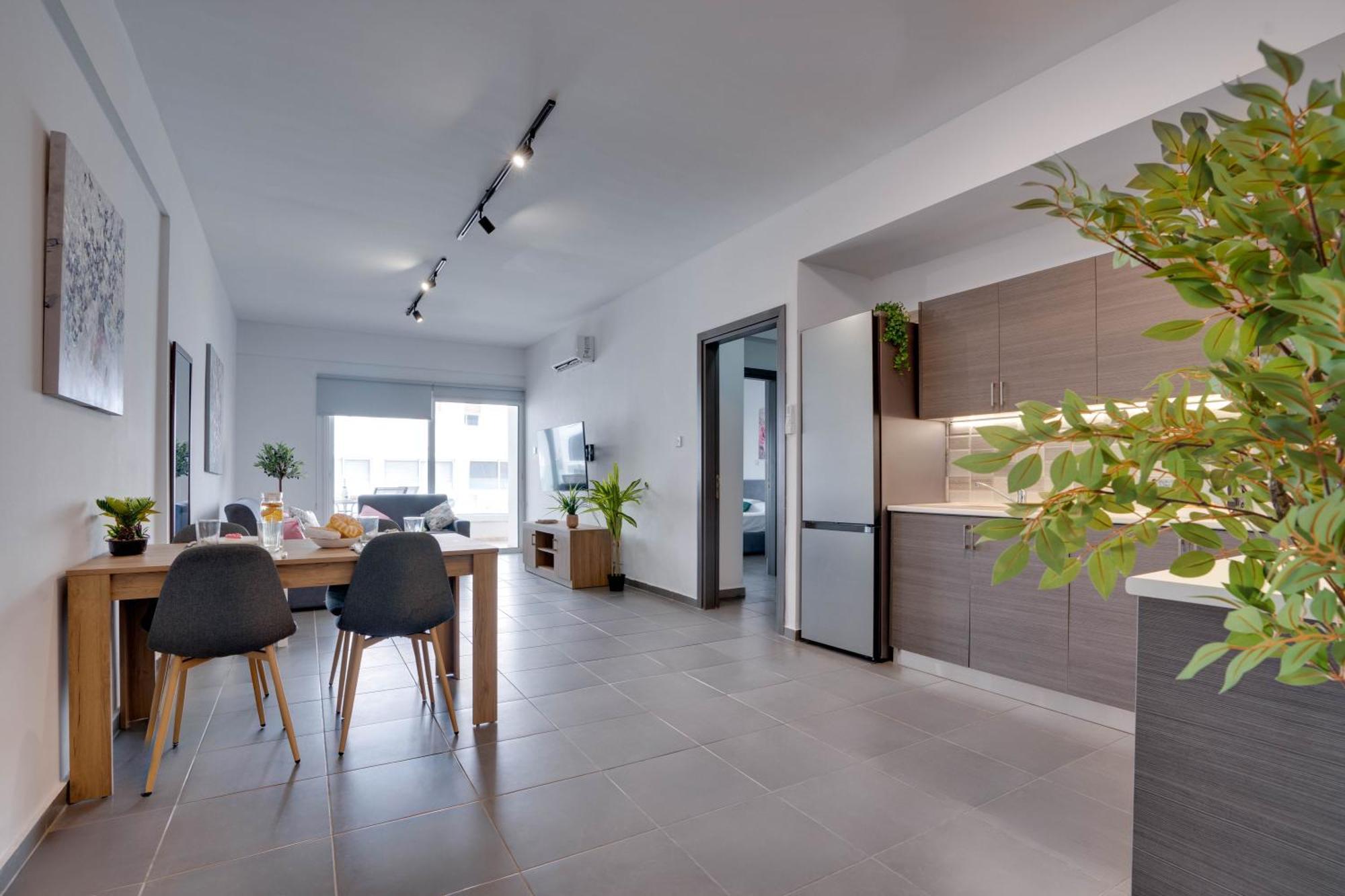 Tropical Paradise 200M From Finikoudes Beach لارنكا المظهر الخارجي الصورة