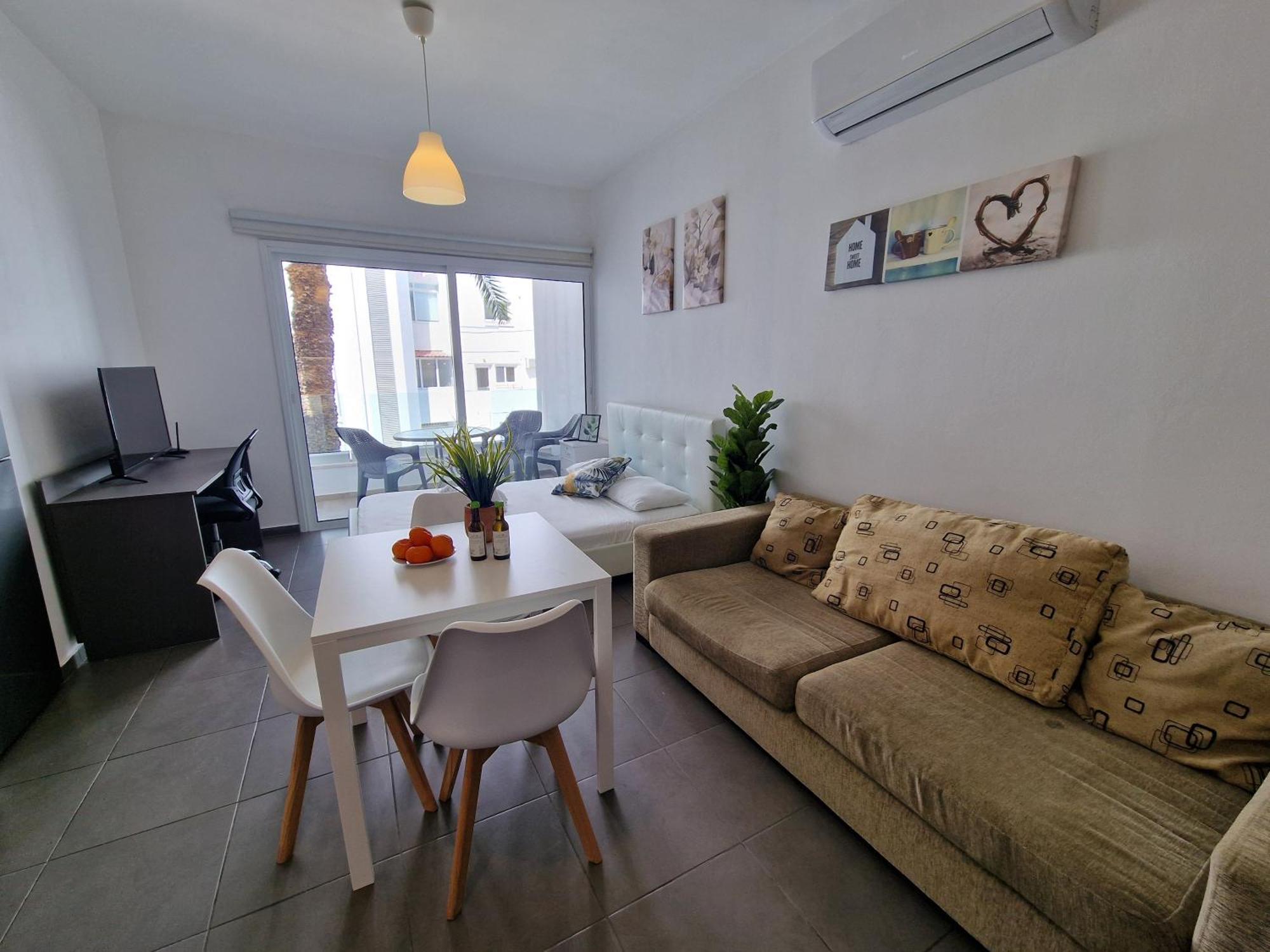 Tropical Paradise 200M From Finikoudes Beach لارنكا المظهر الخارجي الصورة
