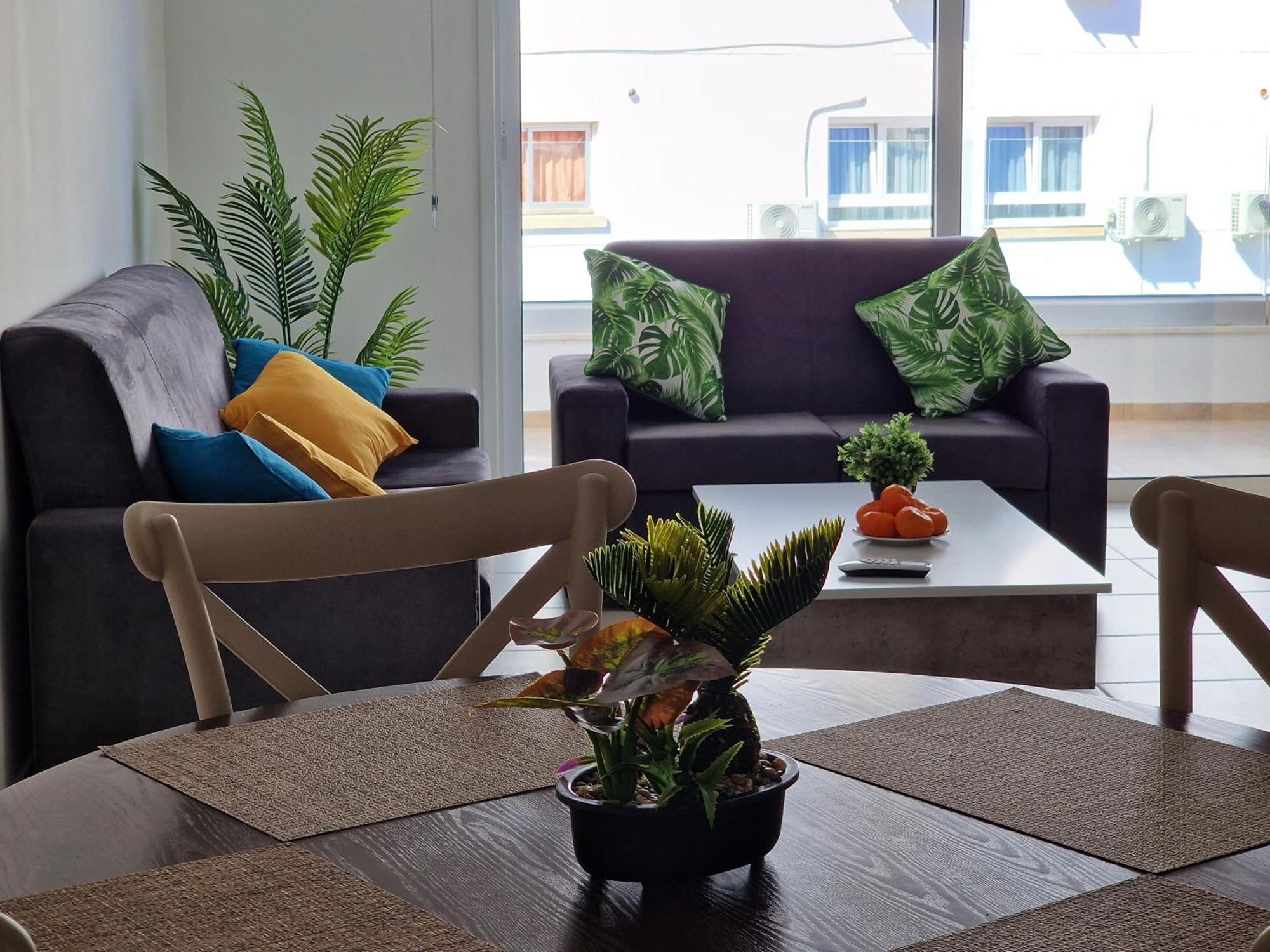 Tropical Paradise 200M From Finikoudes Beach لارنكا المظهر الخارجي الصورة